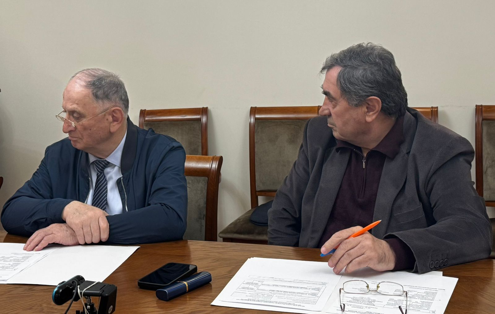 В Госжилинспекции РД состоялось очередное  заседание Лицензионной комиссии РД по лицензированию деятельности по управлению многоквартирными домами.